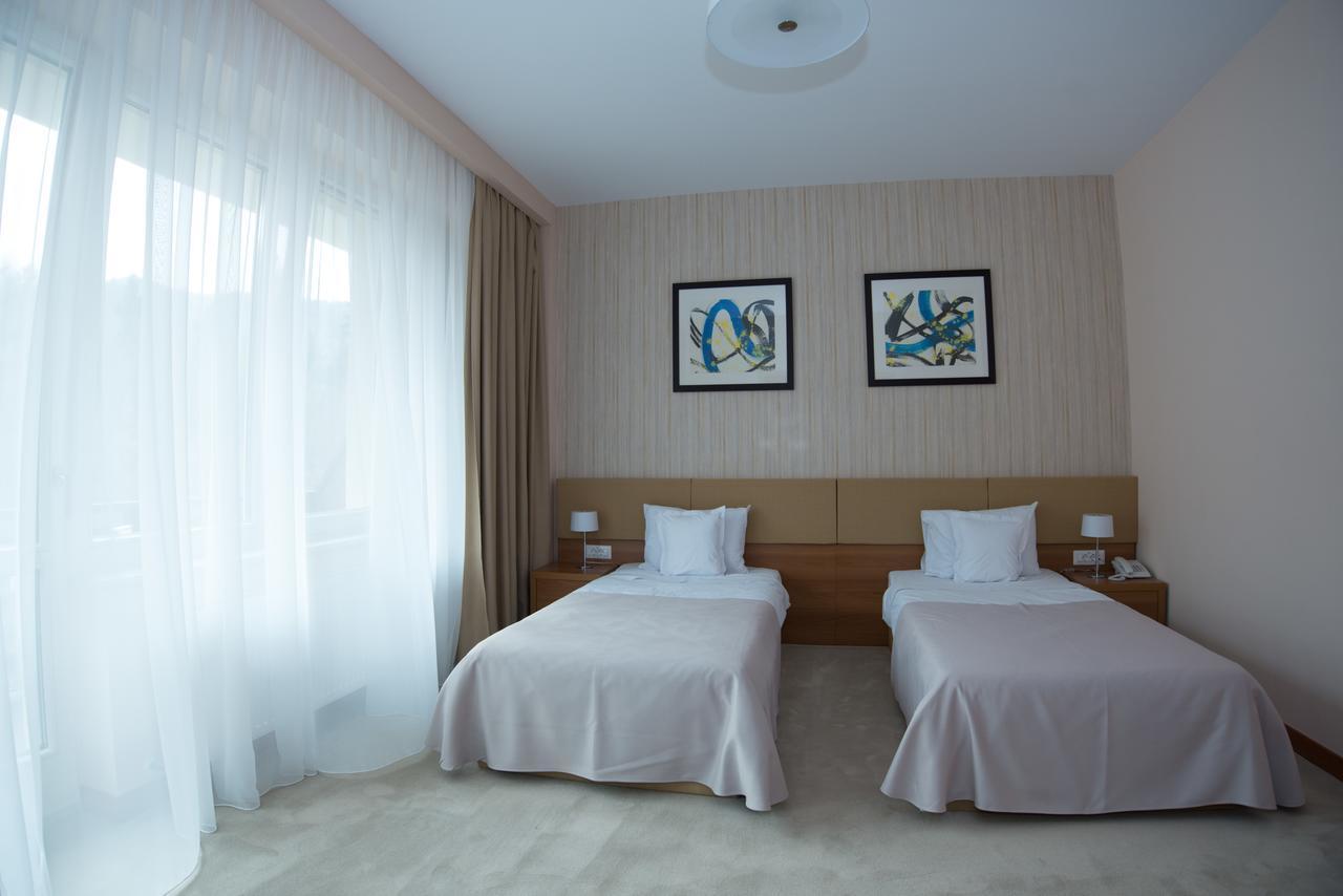 Hotel Tts**** Spa&Wellness Covasna Exterior photo